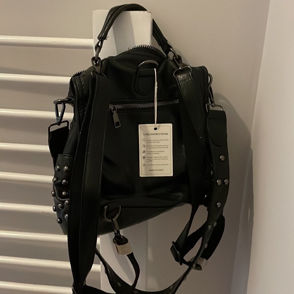 New eco-friendly leather backpack and crossbody bag - Picture 4 of 7